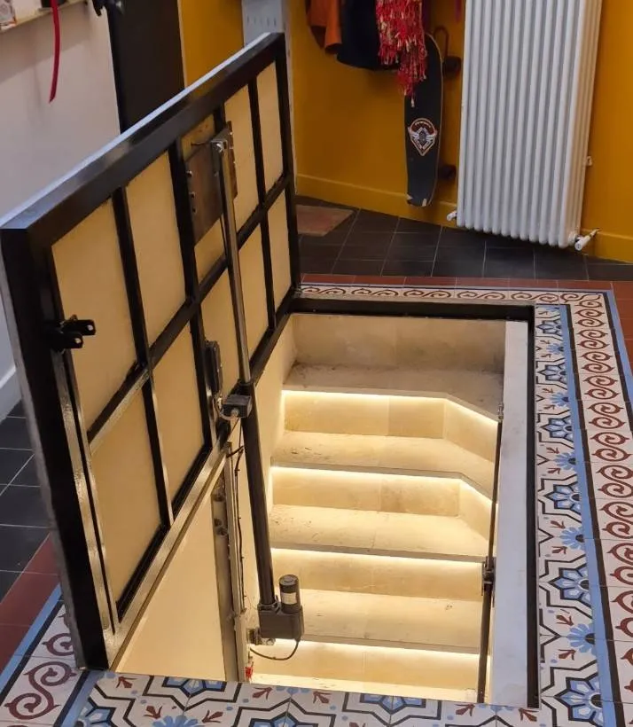 Conception de trappe motorisé en métal dans les Monts d'Or