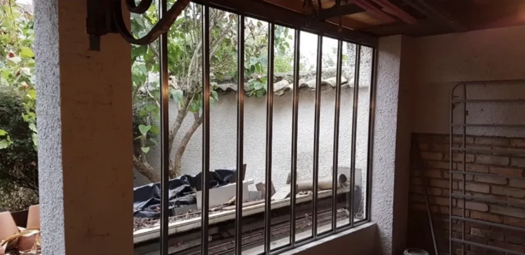 Fabrication de verrière en innox pour particuliers à Saint Foy les Lyon